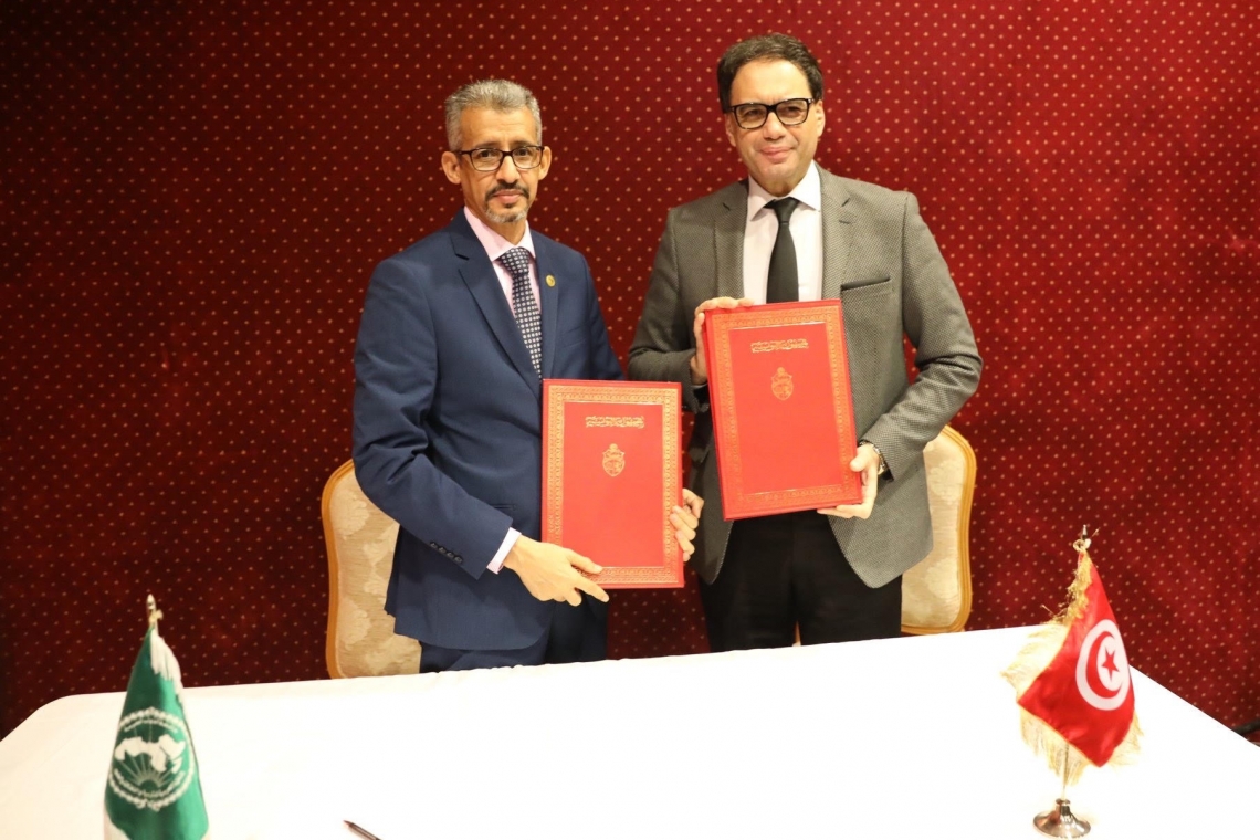 الألكسو  توقع اتفاقية تعاون مع وزارة الشؤون الثقافية