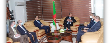 في نواكشوط: وزير الثقافة والصناعة التقليدية والعلاقة مع البرلمان يستقبل المدير العام