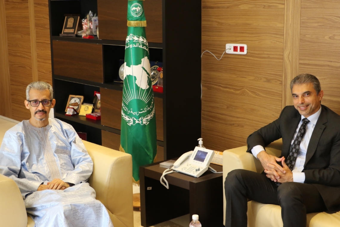 مدير عام الألكسو يستقبل سفير دولة الكويت بتونس