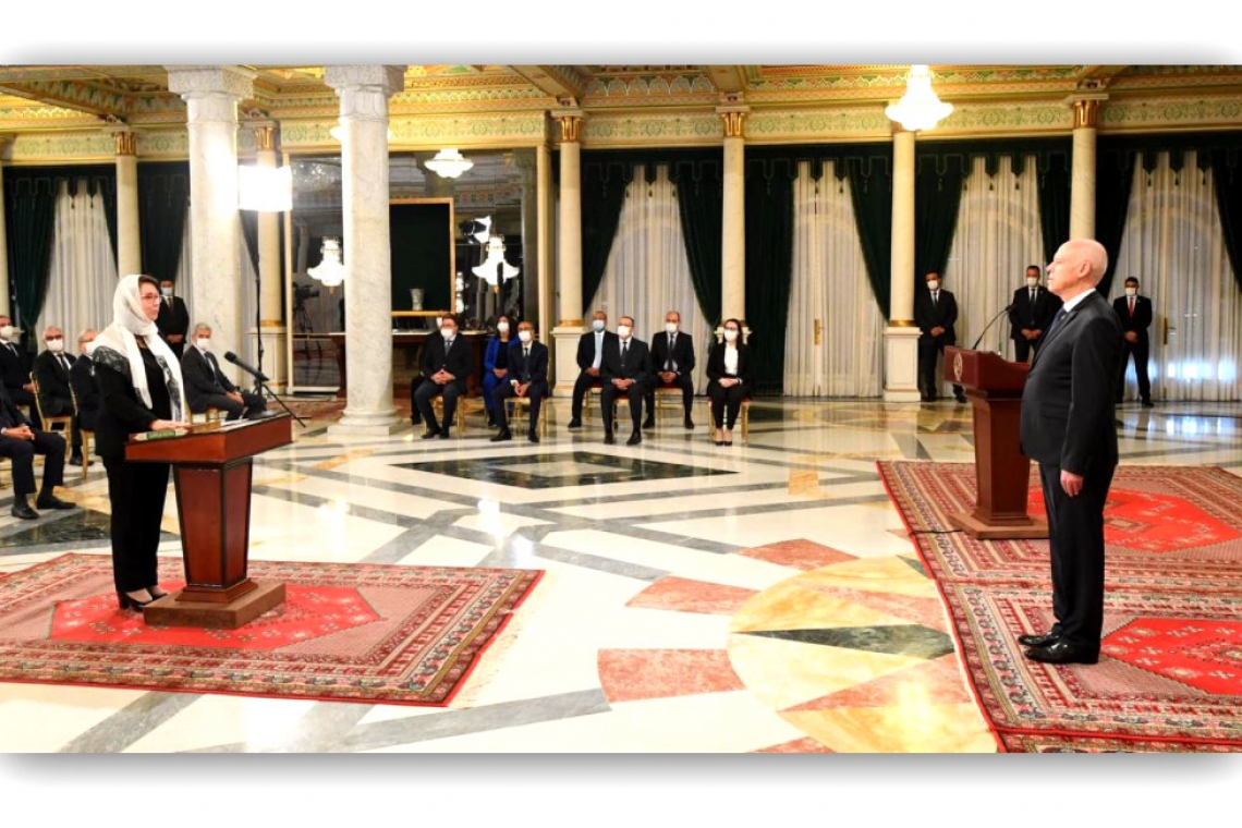 مدير عام الألكسو يهنئ الدكتـورة حيـاة قطاط القرمـازي بمناسبـة تولِّيهـا وزارة الشـؤون الثقافيّـة