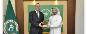 الأمين العام لمجمع الملك سلمان العالمي للغة العربية ومركز الملك عبدالله  يزور  معهد المخطوطات العربية 