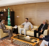 المديــر العــام للألكسـو يستقبـلُ الفنّـان العراقي نصيـر شمّـه