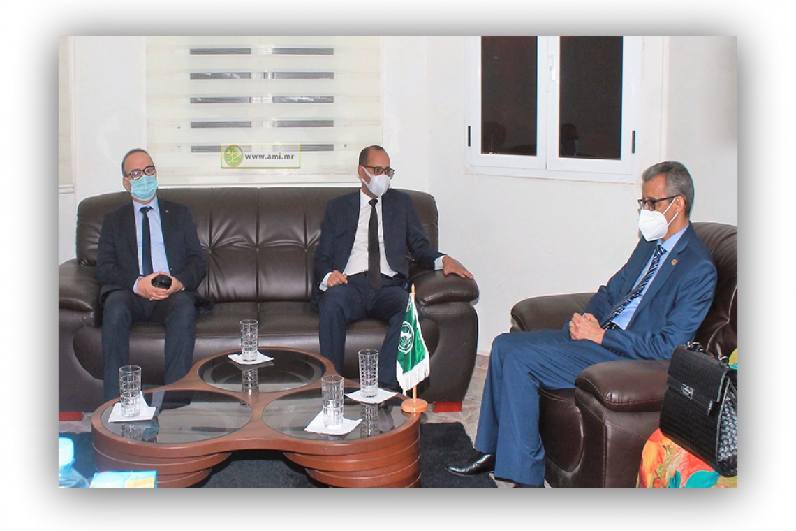 ALECSO Director-General pays visit to   headquarters of Mauritanian National Commission