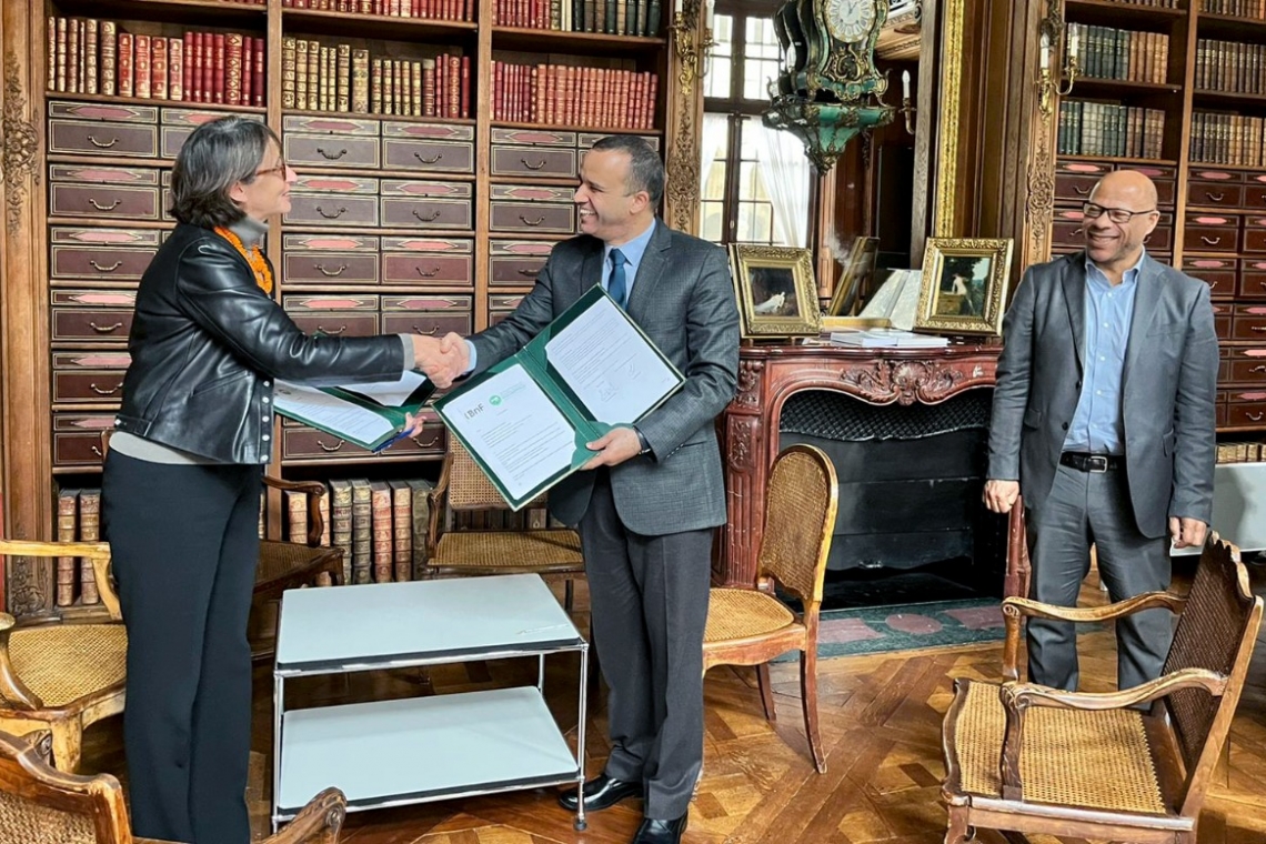  Institute of Arabic Manuscripts signs Cooperation Agreement   with National Library of France