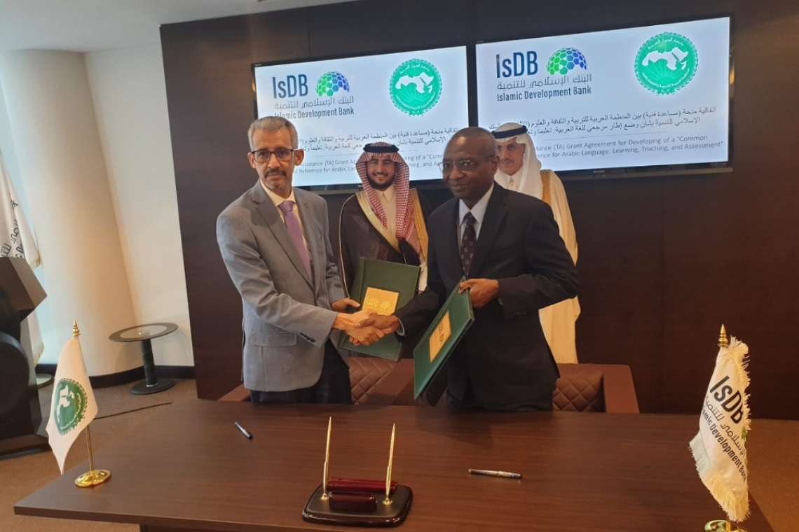 ALECSO and IsDB sign Cooperation agreement on  “Developing a Common Framework of Reference for the Arabic Language:  Teaching, Learning and Assessment”