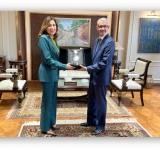المدير العام للألكسو يبحث سبل تعزيز العمل العربي المشترك مع وزيرة الثقافة المصرية في القاهرة