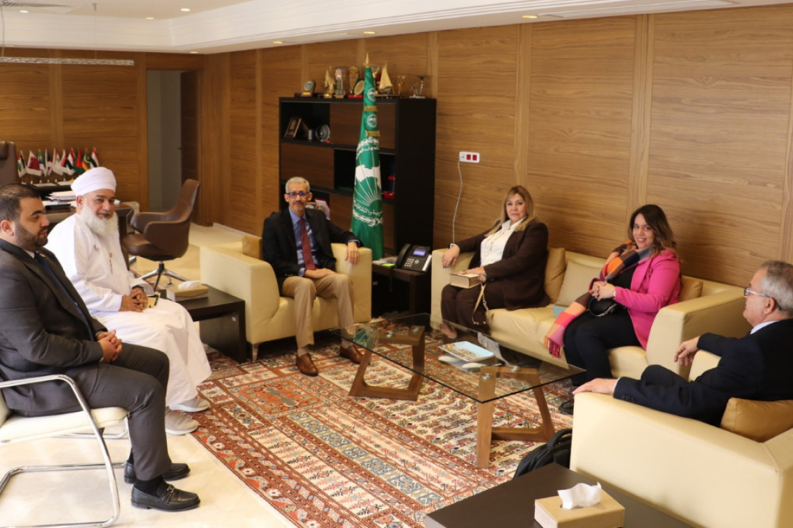 المدير العام للألكسو يستقبل مديرة المكتبة الوطنية للمملكة المغربية