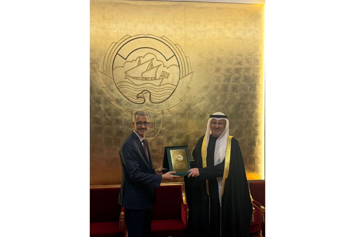 وزير الدولة لشؤون الاتصالات وتكنولوجيا المعلومات ووزير الإعلام والثقافة بالوكالة بدولة الكويت يستقبل المدير العام للألكسو
