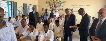 المدير العام للألكسو ووزير التربية والتعليم والثقافة يؤدّيان زيارة ميدانية إلى إحدى مدارس العاصمة مقديشو