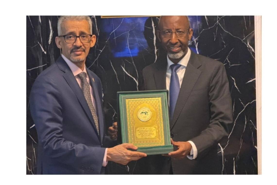 وزير التربية والثقافة والتعليم العالي الصومالي يستقبل المدير العام للألكسو