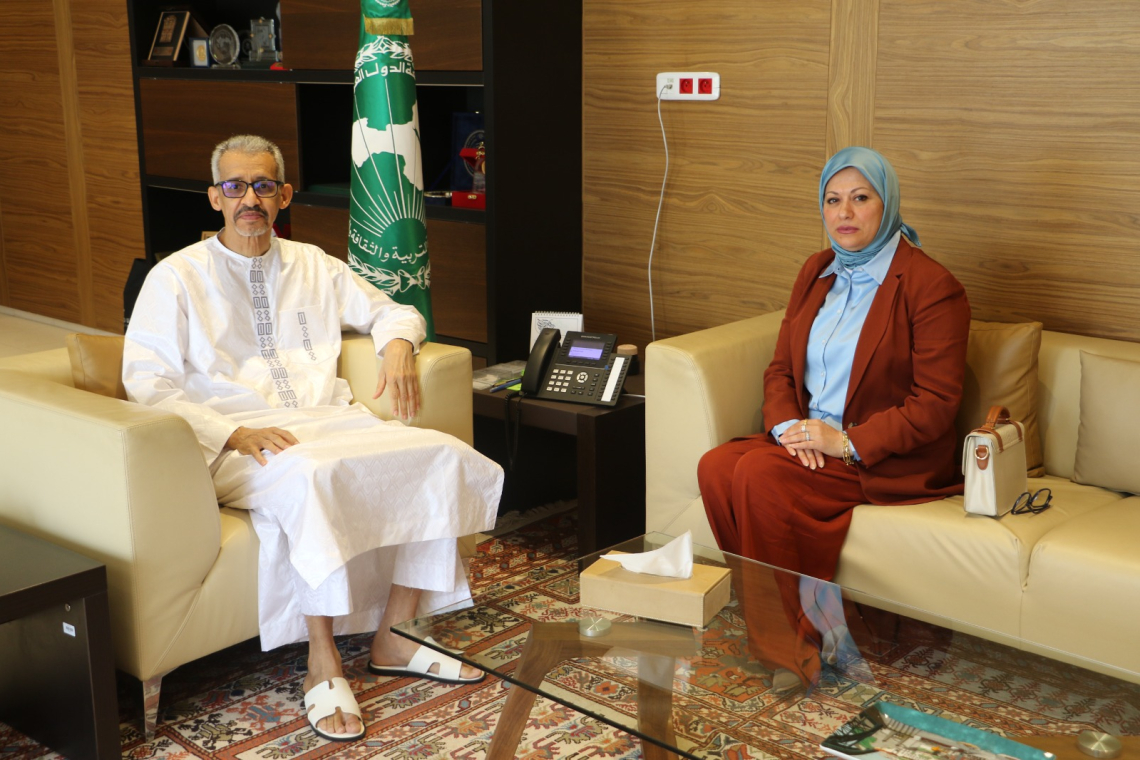 المدير العام للألكسو يستقبل القائمة بالأعمال بسفارة جمهورية العراق لدى تونس
