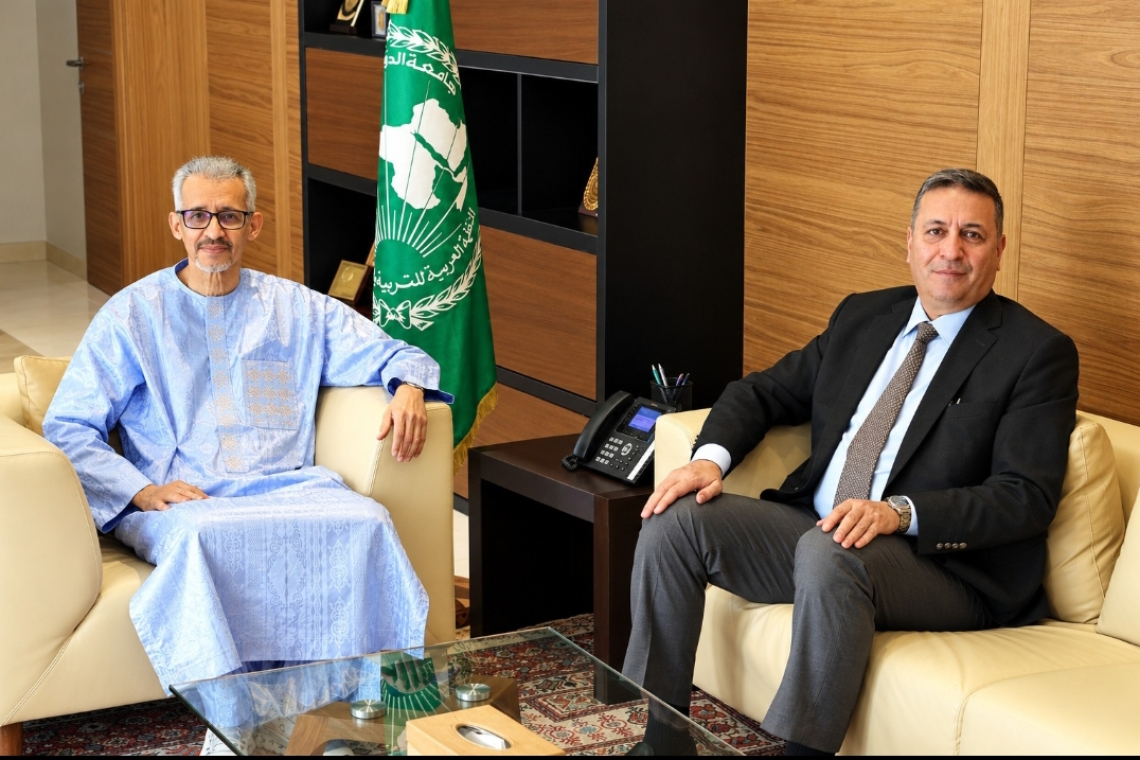 المدير العام  للألكسو يستقبل سفير المملكة الأردنية الهاشمية 